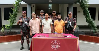 যশোরে ৬ কোটি টাকার স্বর্ণসহ আটক ৩
